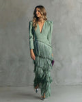 Claudia · Vestido elegante con mangas de flecos
