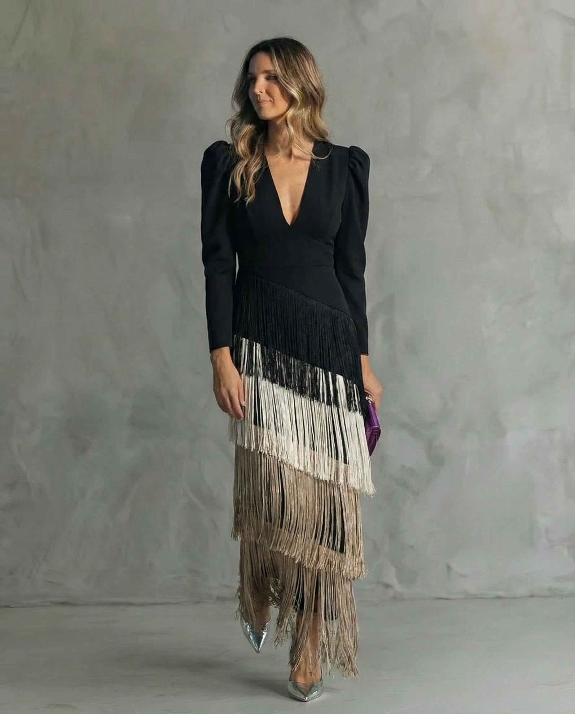 Claudia · Vestido elegante con mangas de flecos